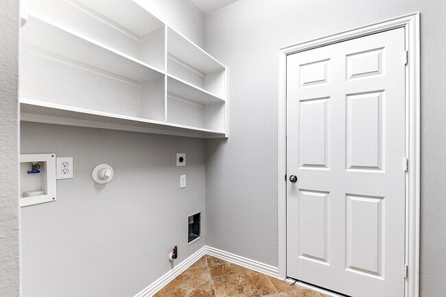 Building Photo - 28223 Daystrom Ln