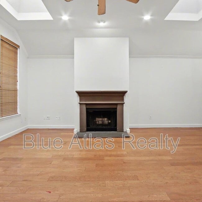 Building Photo - 4905 Canberra Ln