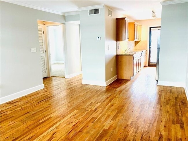 Building Photo - 48 Peachtree Ave NE