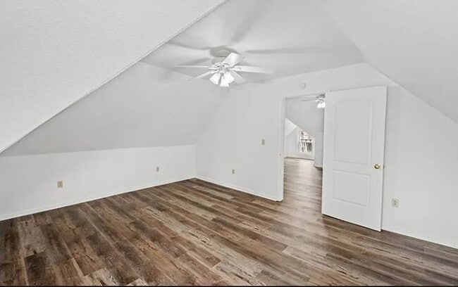 Building Photo - Beautifully remodeled 6 BR, 1.5 Bath brick home on level double-lot in Wilkinsburg!