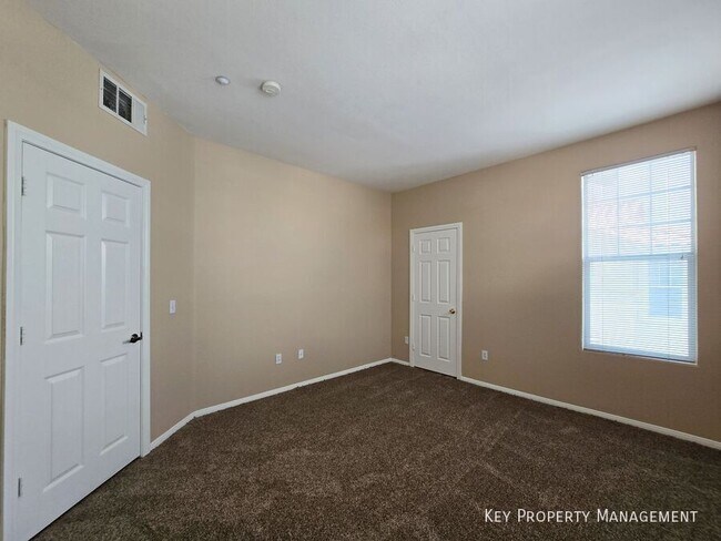 Building Photo - 5855 Valley Dr