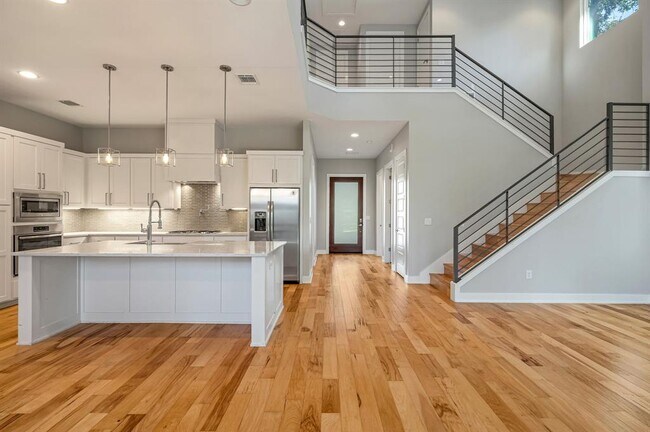 Building Photo - 3209 Govalle Ave