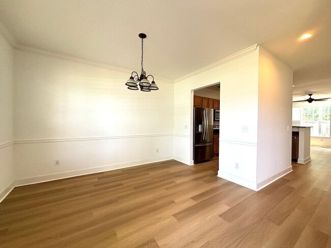 Building Photo - Beautiful 3-Bedroom, 3.5-Bath Townhome in ...