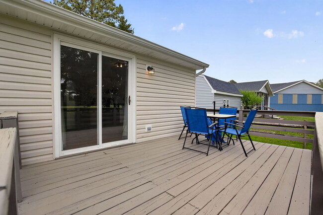 Building Photo - 915 Crystal Rock Rd