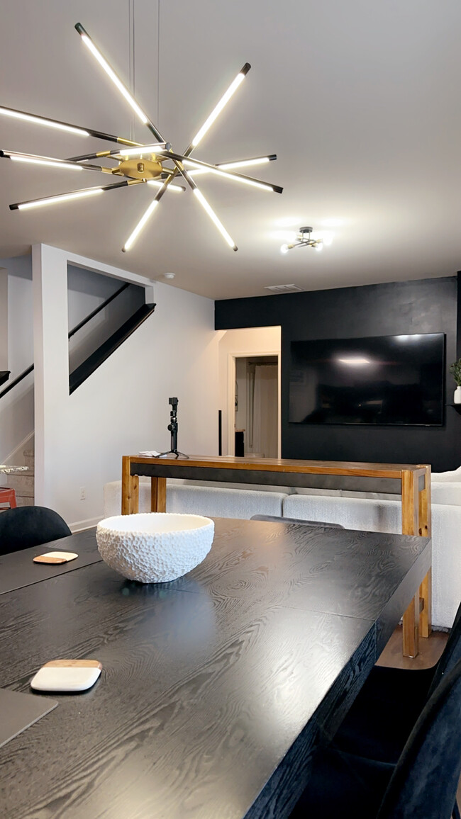 Building Photo - 609 Yazzie Pl