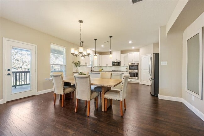 Building Photo - 1524 Uhland Dr