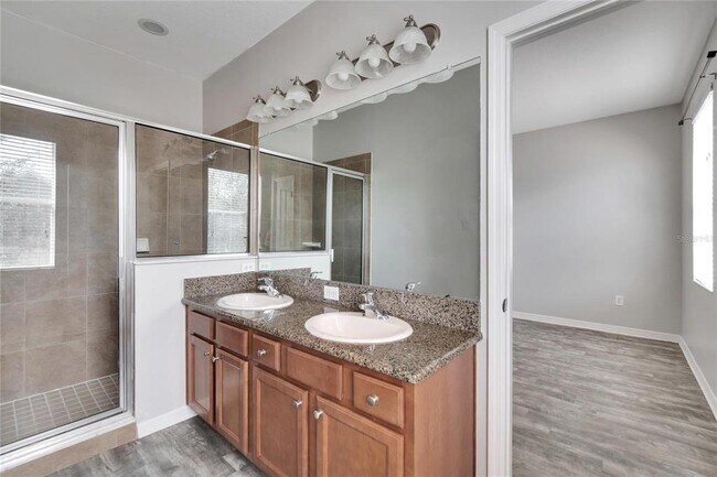 Building Photo - 7322 S Trask St