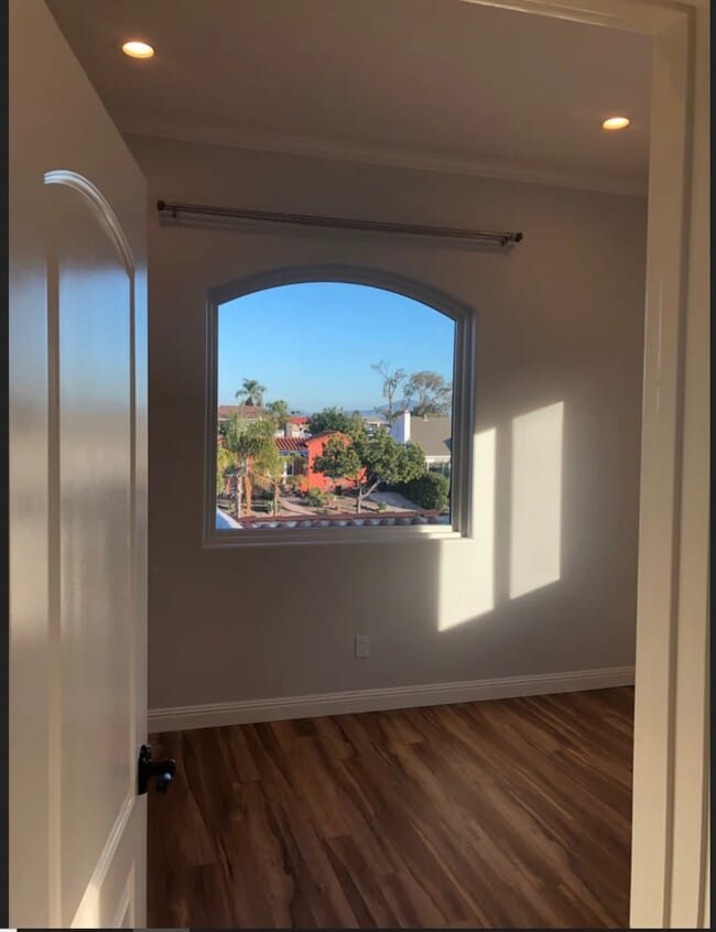 Building Photo - 4470 Swift Ave