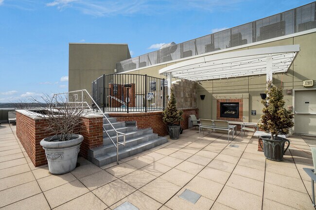Building Photo - 2626 Peachtree Rd
