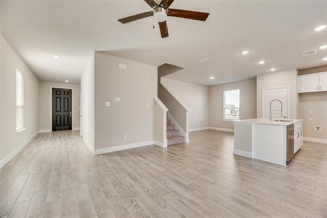 Building Photo - 1537 Vermillion St