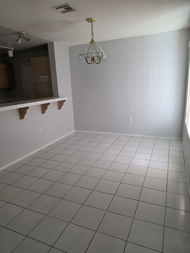 Building Photo - 8452 Boseck Dr