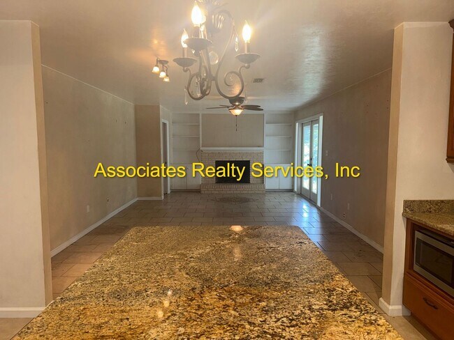Building Photo - COMING SOON!!! Beautiful 4bed/3bath Corner Lot in Suburban Heights