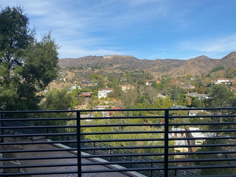 Building Photo - 5710 Hill Oak Dr