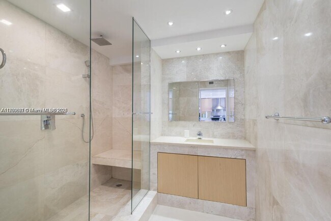 Building Photo - 401 Ocean Dr