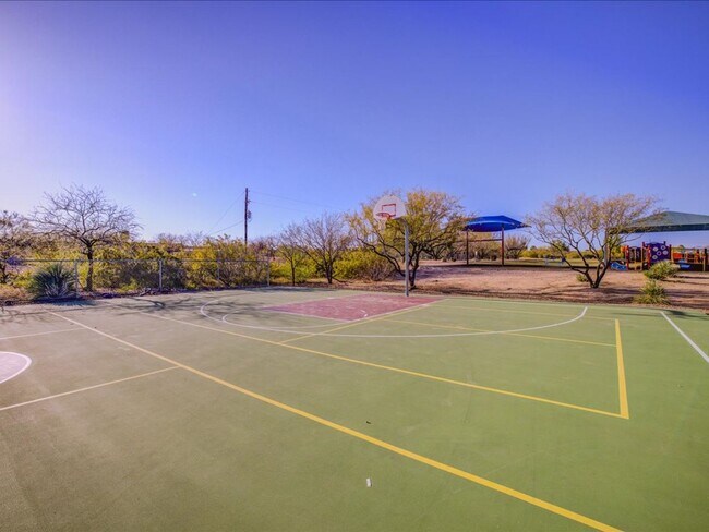 Building Photo - ** WOW $500.00 OFF FIRST FULL MONTHS RENT ...