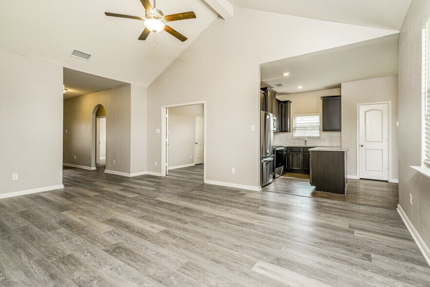 Building Photo - 1403 Park Trails Blvd