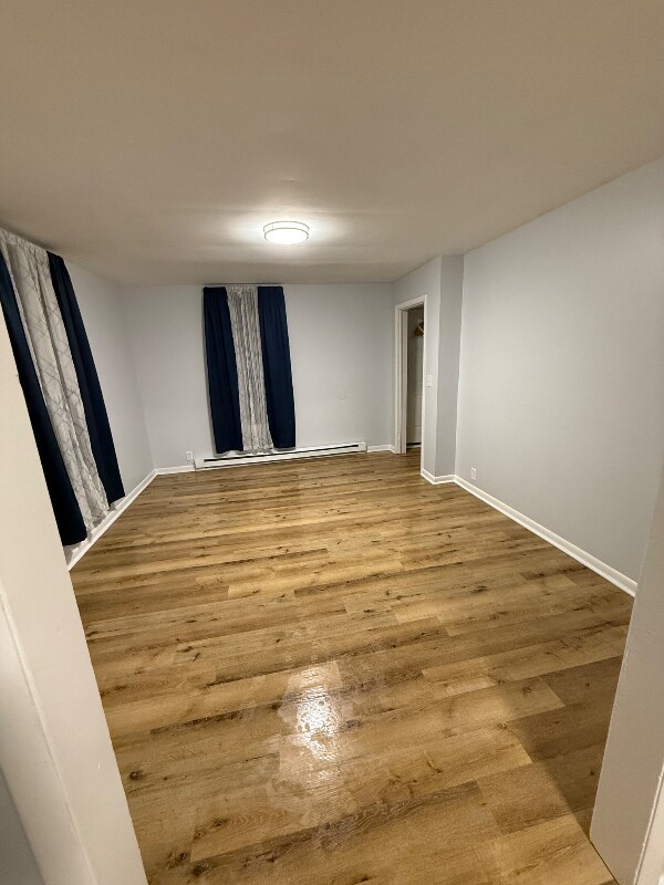 Building Photo - 216 Lamont Ave