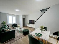 Building Photo - Remodeled 3bd/1 House with Rear yard!! SEC...