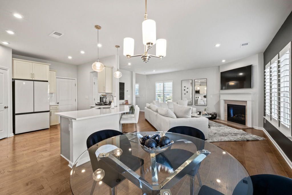 Building Photo - 2615 Quarterdeck Dr