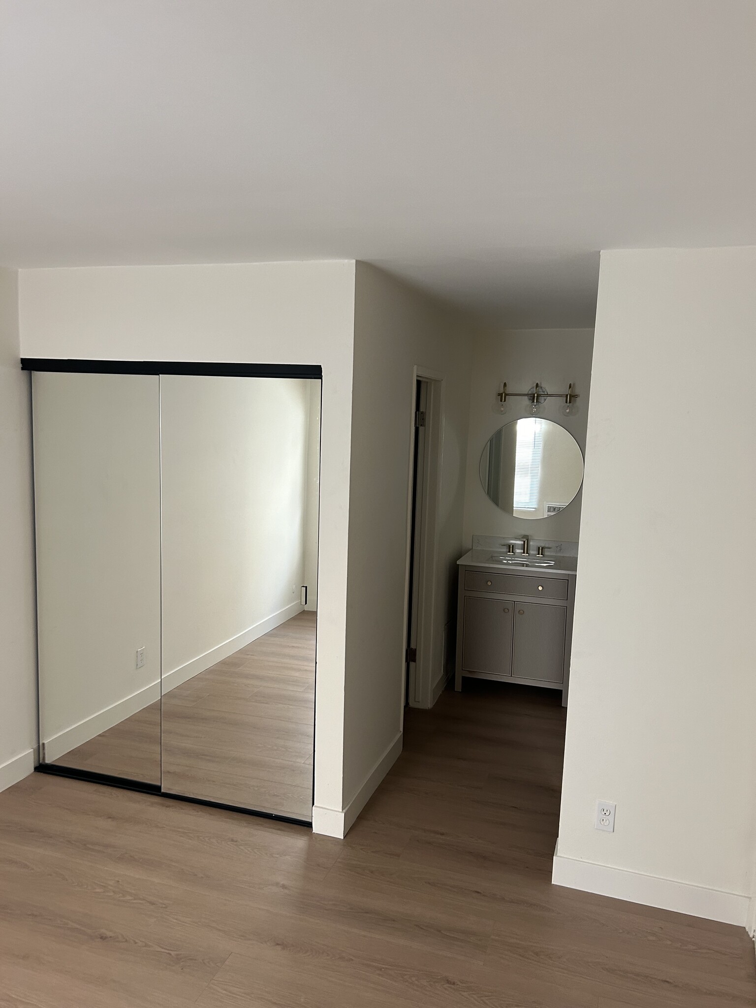 Building Photo - 5259 Corteen Pl