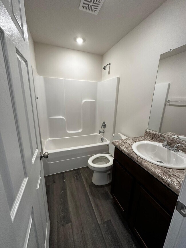 Building Photo - 1402 S Blandford St