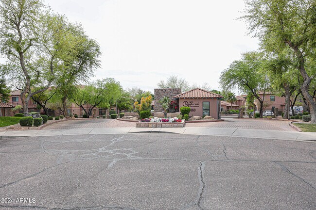 Primary Photo - 20660 N 40th St