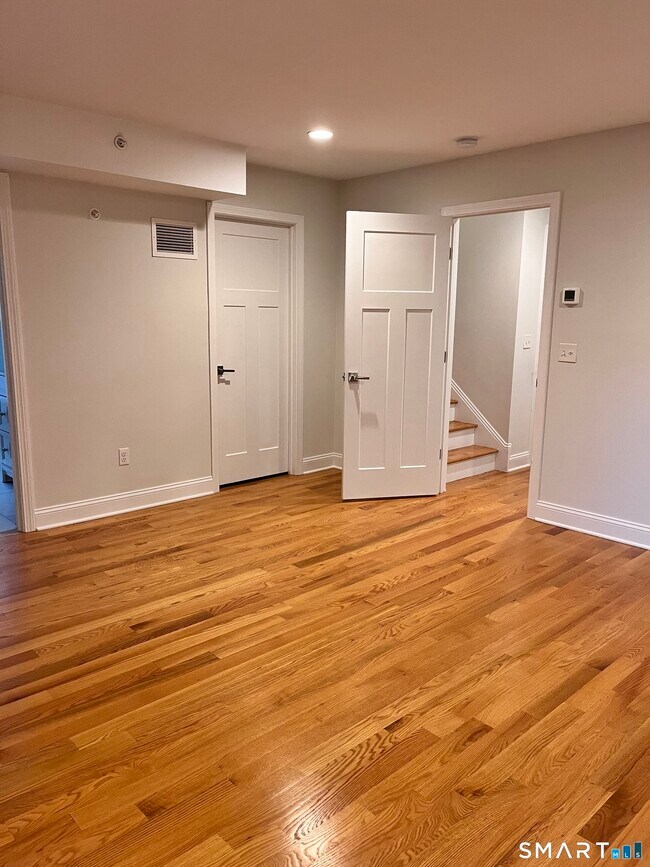 Building Photo - 20 3rd St