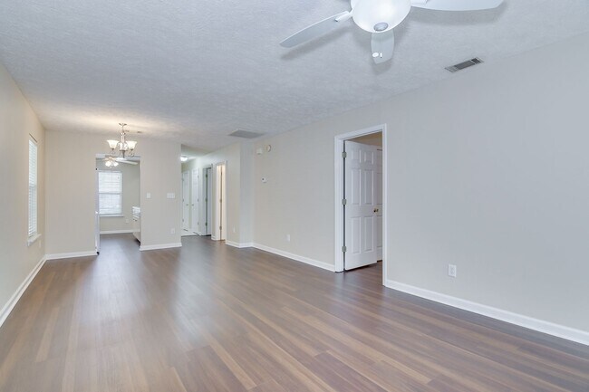 Building Photo - End Unit Townhome Evans