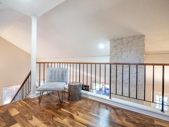 Building Photo - 11618 Sherwood Forest