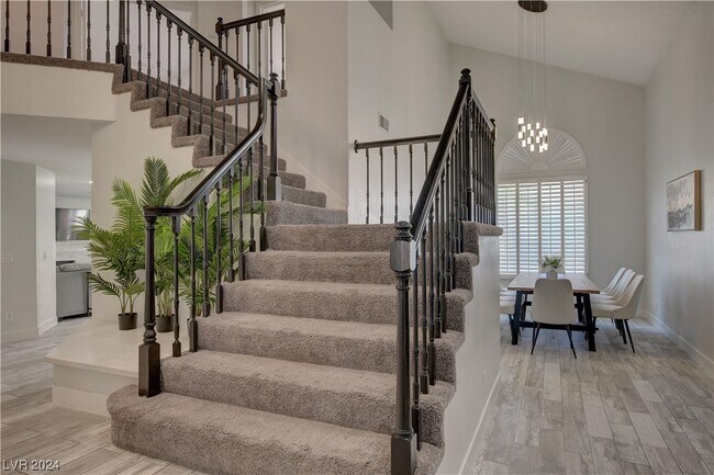 Building Photo - 9416 Crown Vista Ln