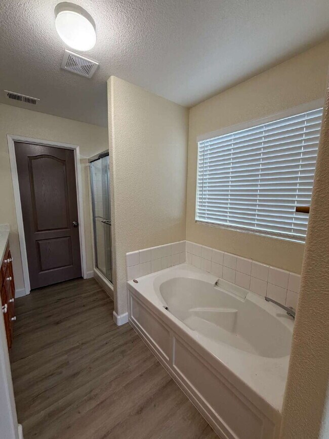 Building Photo - TWO WEEKS FREE RENT  "Charming 4-Bedroom Gem with 2 Full Baths in Merced – Spacious 1,515 Sq Ft H...