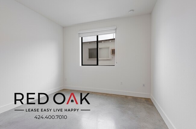 Building Photo - 5727 La Mirada Ave