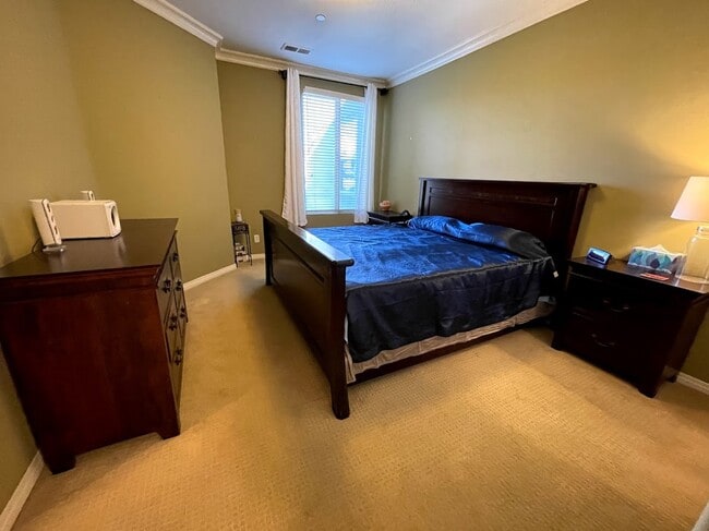 Building Photo - 5401 W 149th Plz