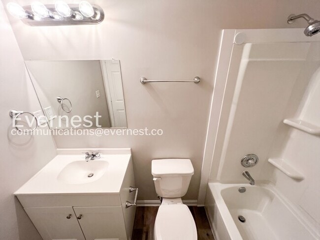 Building Photo - 3914 Santa Fe Loop