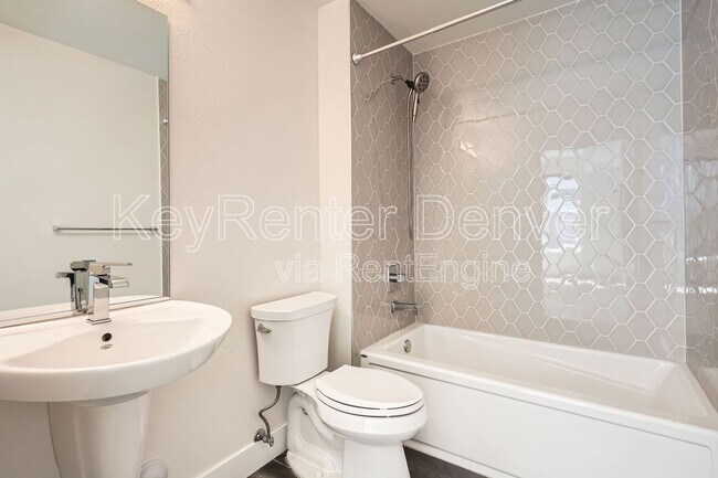 Building Photo - 3044 Wilson Ct