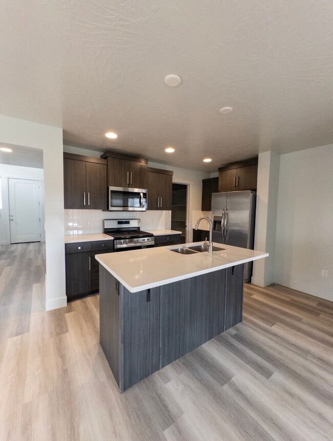 Building Photo - 4087 Cerro Wy
