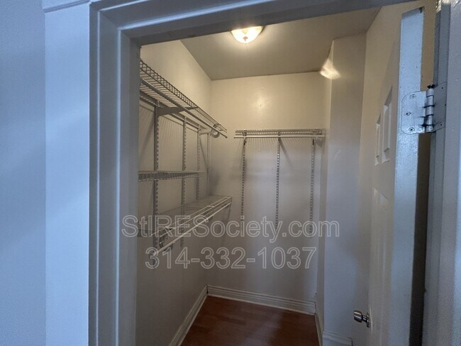 Building Photo - 227 Dover St