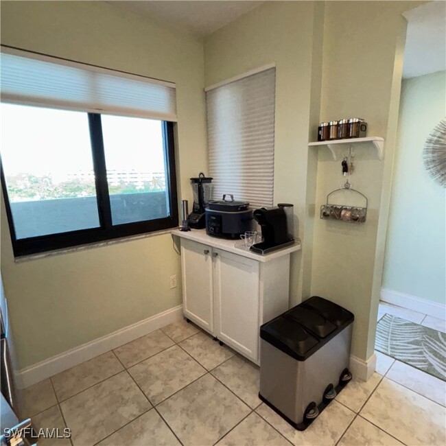 Building Photo - 7406 Lake Breeze Dr