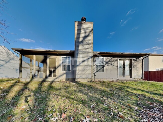 Building Photo - 220 Longview Bend