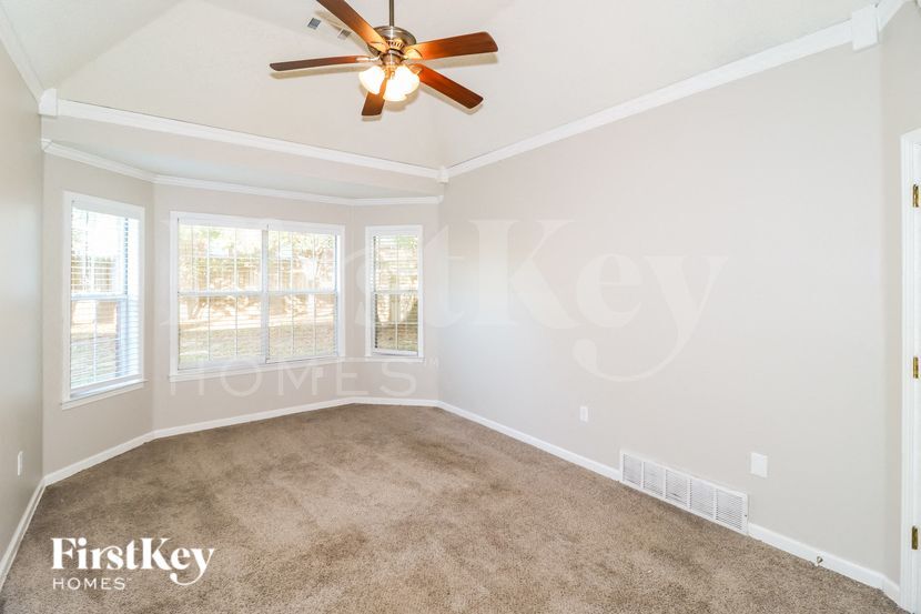 Building Photo - 8668 Pantherburn Cir N