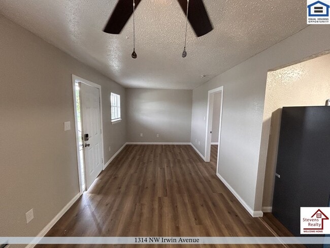 Building Photo - 1314 NW Irwin Ave