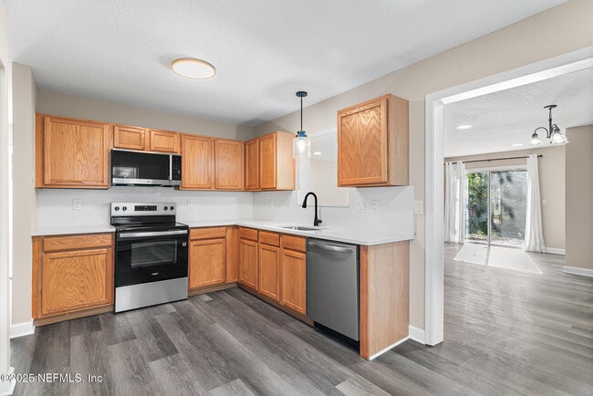 Building Photo - 452 Dutton Island Rd W