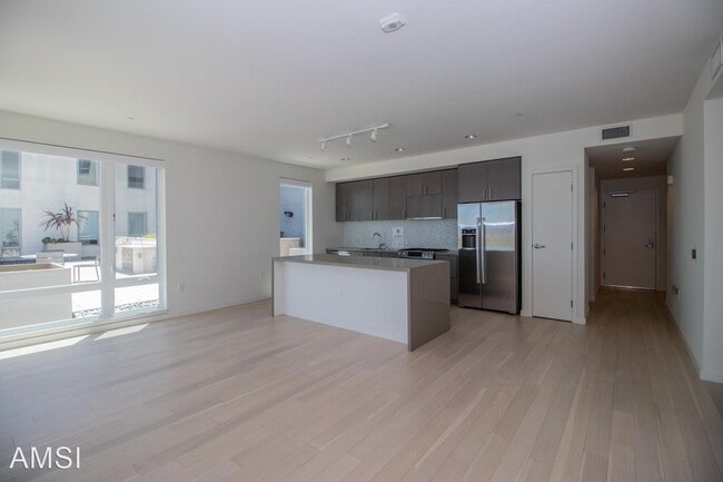 Building Photo - 2 br, 2 bath House - 52 Innes Ct #201