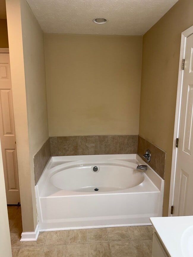 Building Photo - Ryan Ridge Rental