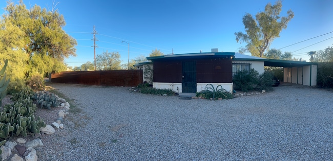 Building Photo - 3452 E Willard St