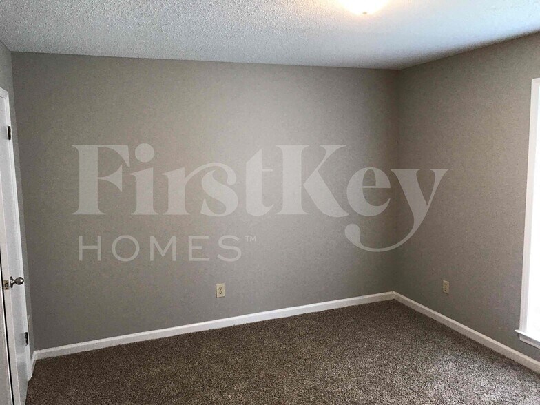 Building Photo - 5015 Hickory Bark Dr