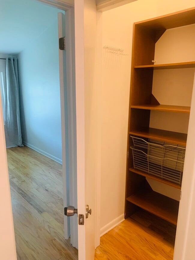 Building Photo - 4523 La Carmen Ct