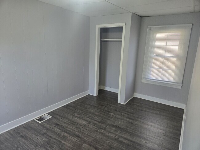 Building Photo - "3-Bedroom Home on Larkwood Ave – Spacious...