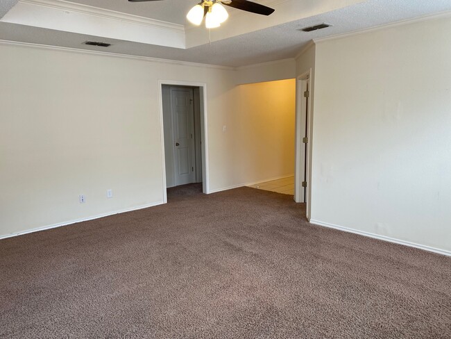 Building Photo - 6206 Summerhill Pl