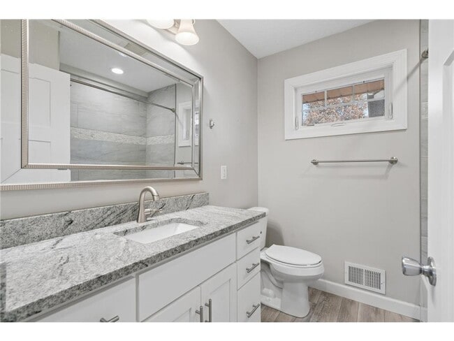Building Photo - 3100 W 55th St